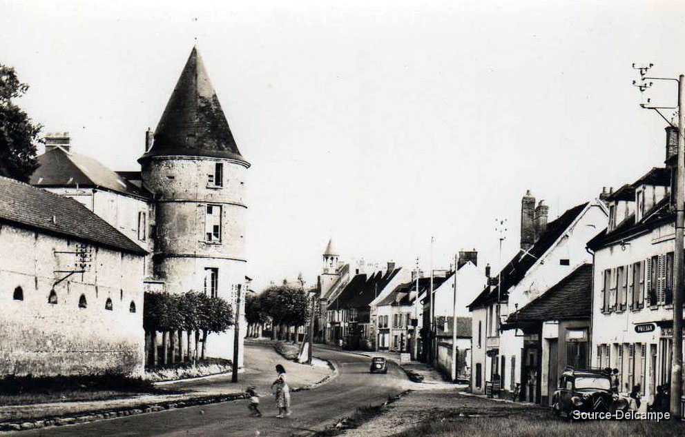 60 Trie Chateau Le Chateau et sa Citadelle.jpg